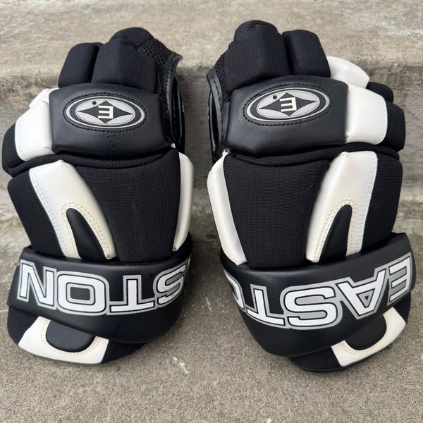 Easton X-Treme Black / White Hockey Gloves - 13.5"