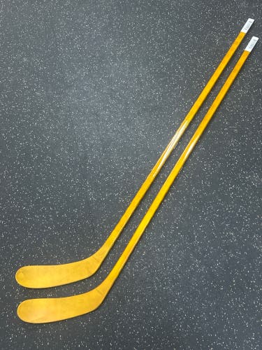 2 Pack Right Handed Hockey Stick P28 20 Flex Pro Stock (New) Goldout sticks Item#CCG22