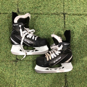 Youth CCM Tacks 9040 Hockey Skates Regular Width 13 (Used)