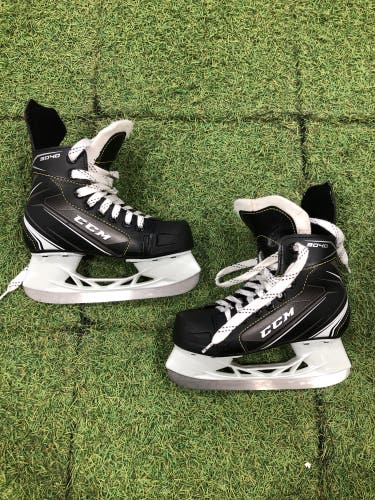 Youth CCM Tacks 9040 Hockey Skates Regular Width 13 (Used)