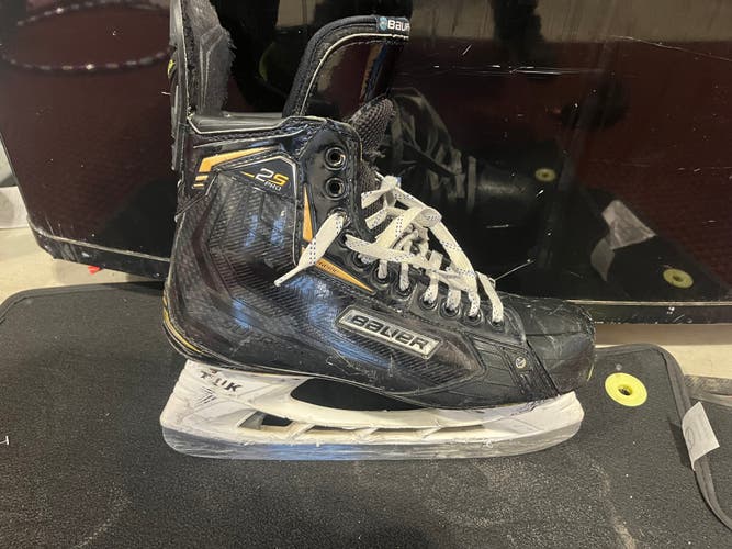 Used Pro Stock Bauer Supreme 2S Pro Skates - 11D (USK411)