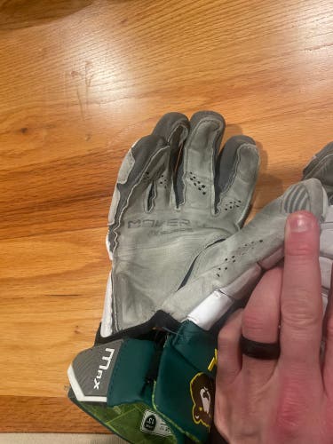 Redwoods 2025 Season Gloves- Maverik Max Lacrosse Gloves (Used)