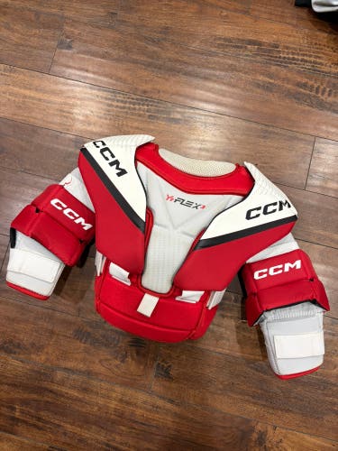 CCM YT Flex 3 chest protector