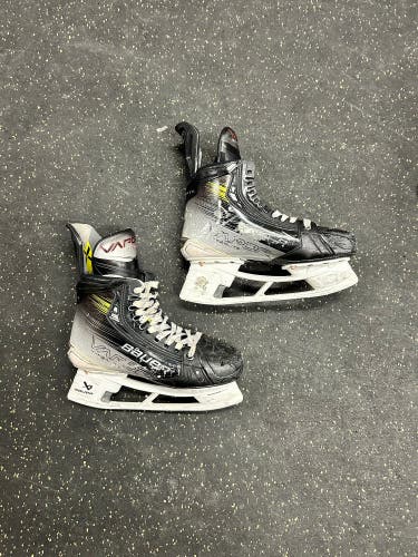 2023 Bauer Vapor Hyperlite 2 Hockey Skates Regular Width 6.5