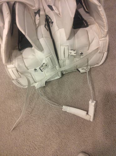 28" CCM Axis 2.5 Goalie Leg Pads (Used)