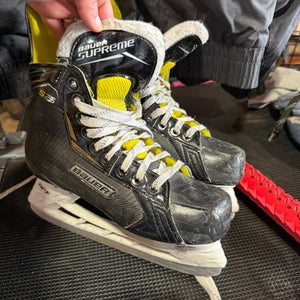 Bauer Supreme S25 Hockey Skates Regular Width Size 5 (Used)