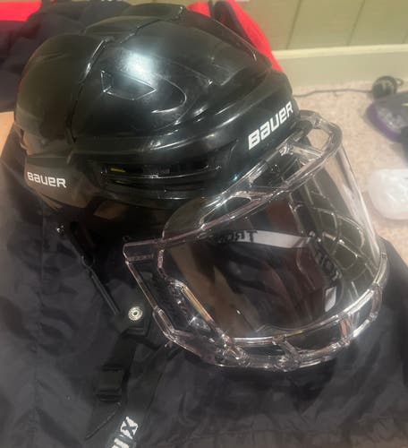 Large Bauer Black helmet ims 9.0 with Bubble