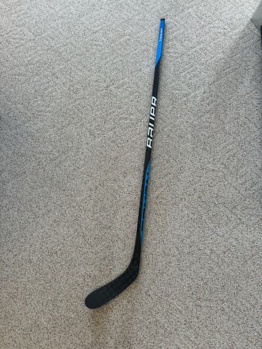 Senior Bauer Team Nexus Right Handed Hockey Stick P28 77 Flex (Used)