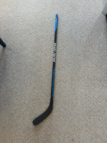 Senior Bauer Team Nexus Right Handed Hockey Stick P88 77 Flex (New)