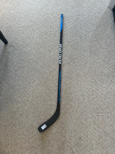 Senior Bauer Team Nexus Right Handed Hockey Stick P88 77 Flex (New)