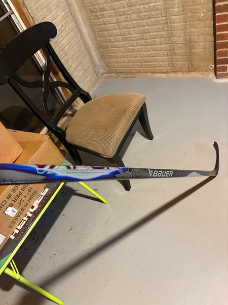NEW Intermediate Bauer Vapor Flylite Right Handed Hockey Stick P28 65 Flex (New)