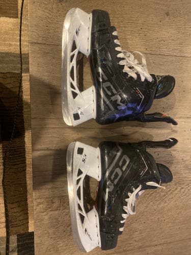 2023 CCM JetSpeed FT690 Hockey Skates 8.5 (Used)