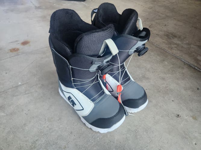Men's Size M 9.0 (W 10.0) Burton Moto Snowboard Boots All Mountain (Used)