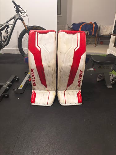 Medium 2024 Bauer Supreme Shadow Goalie Leg Pads (Used)