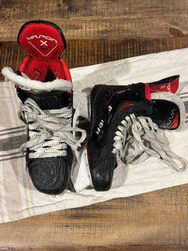 Black 2021 Bauer Vapor 3X Pro Hockey Skates Regular Width 6.5 (Used)