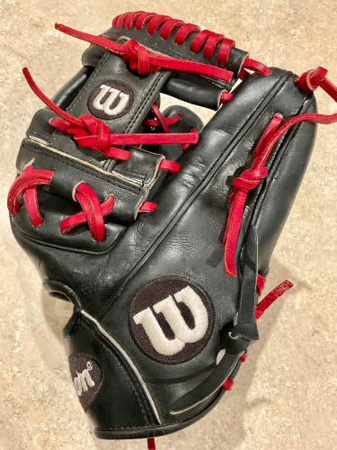 Wilson DP15 A2000 RH Infield Baseball Glove 11.5" (Used)