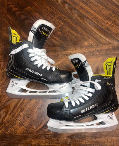2022 Bauer Supreme M4 Hockey Skates Regular Width 8.5 (Used)