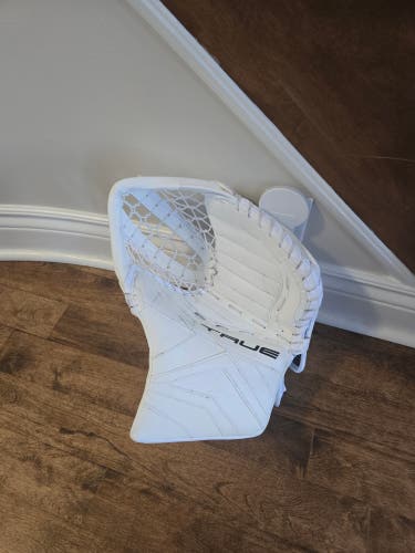 TRUE Catalyst PX5 Pro Goalie Glove & Blocker Set – Pro Spec – Used Once – White – Regular