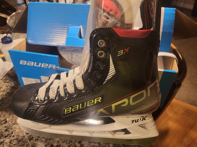 Black/Gray Bauer Vapor 3X Hockey Skates Regular Width Pro Stock 10 (New)