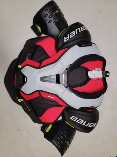 Men's Large Senior Bauer Vapor Hyperlite Shoulder Pads Pro Stock (New)