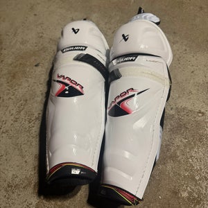 Intermediate Bauer Vapor Flypro 14" Shin Pads (New)