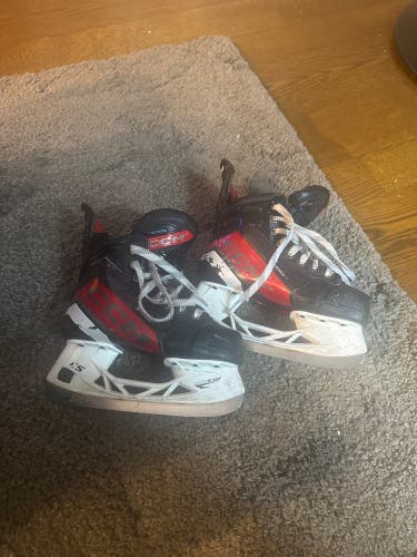 2023 CCM JetSpeed FT6 Pro Hockey Skates Regular Width Size 2 (Used)