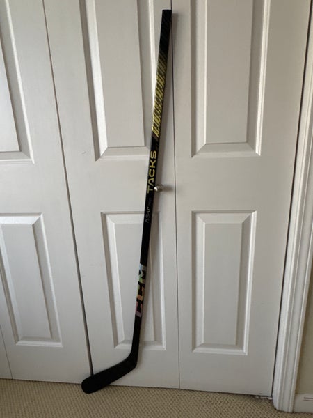 Junior CCM Tacks AS-VI Pro Right Handed Hockey Stick Mid Pattern 40 Flex (Used)