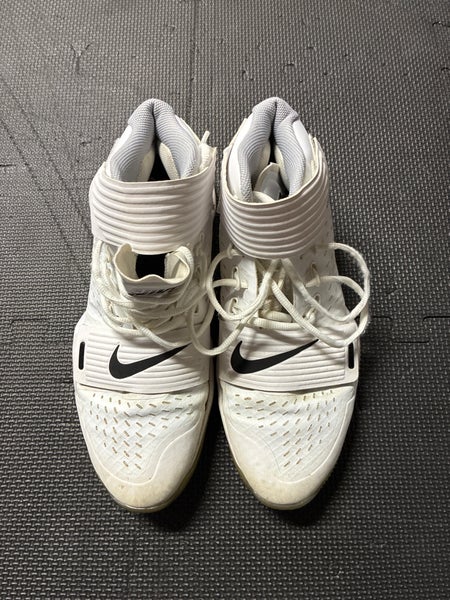 White Men's Size M 11.0 (W 12.0) Adult Nike Cleats (Used)