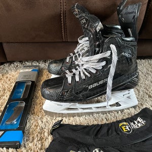 Black 2022 Bauer Supreme Mach Hockey Skates Pro Stock 6.5 (Used)