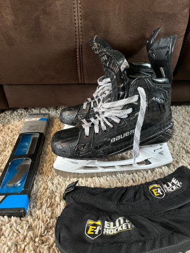 Black 2022 Bauer Supreme Mach Hockey Skates Pro Stock 6.5 (Used)