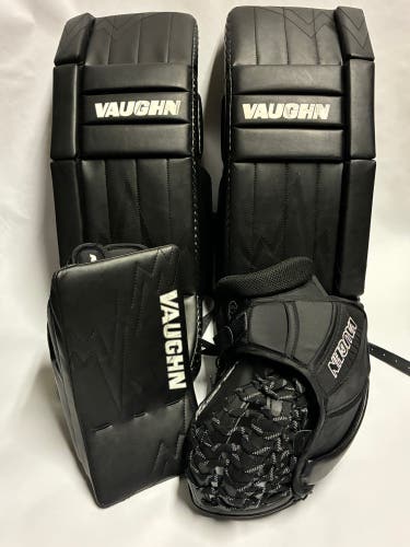 26" Vaughn Velocity Iceberg Regular Goalie Full Set (Used)