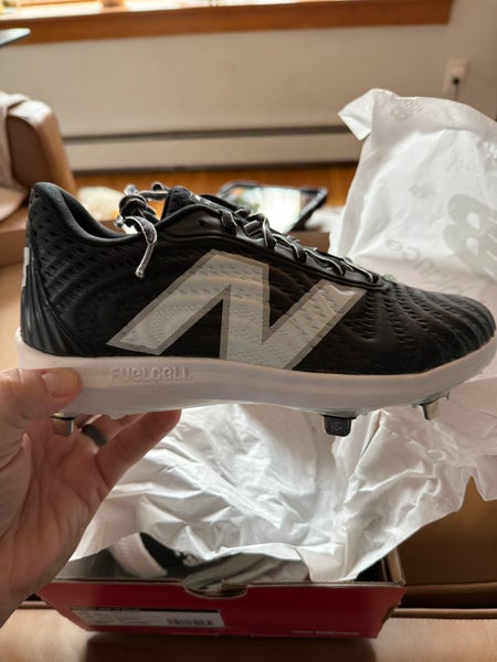 Black Men's Size M 7.5 (W 8.5) Adult New Balance 4040v7 Low Top Metal (New)