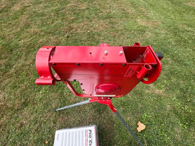 (Used)Heater Pro Curve pitching machine
