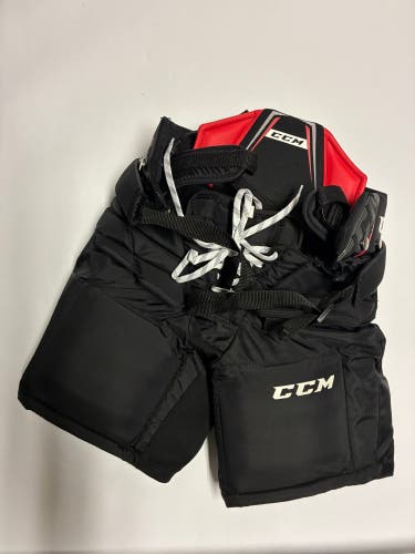 Junior Small CCM Extreme Flex 1.5 Hockey Goalie Pants (Used)