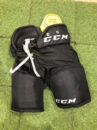 Black Junior Small CCM Tacks 9040 Hockey Pants (Used)