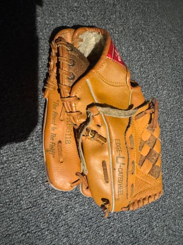 Youth Rawlings baseball Glove RBG118