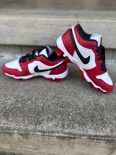 Red Kid's 2.5Y (Big Kids / Youth) Air Jordan (New)