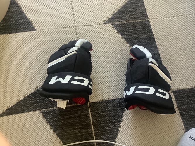 CCM Gloves 11" (New)