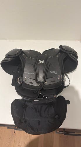 Medium Youth Xenith Flyte Shoulder Pads (Used)