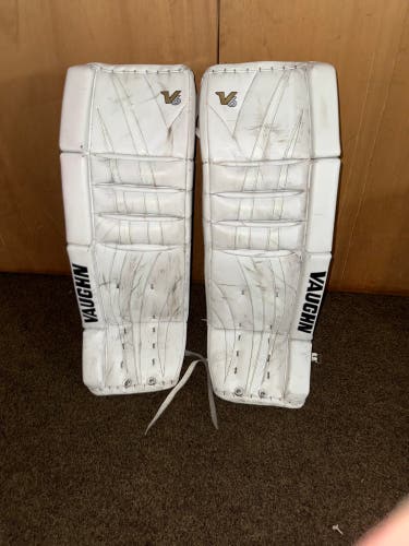 30" Vaughn Velocity V6 Goalie Leg Pads (Used)