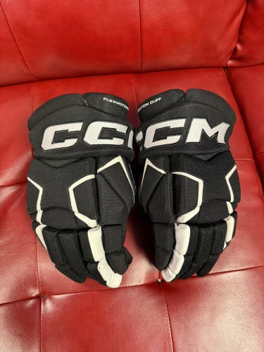 CCM Vector Gloves 14" Pro Stock (Used)