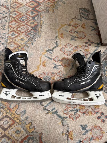 Black Bauer Supreme Hockey Skates Regular Width 9 (Used)