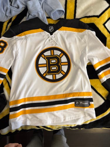 White Medium Men's Jersey (New)