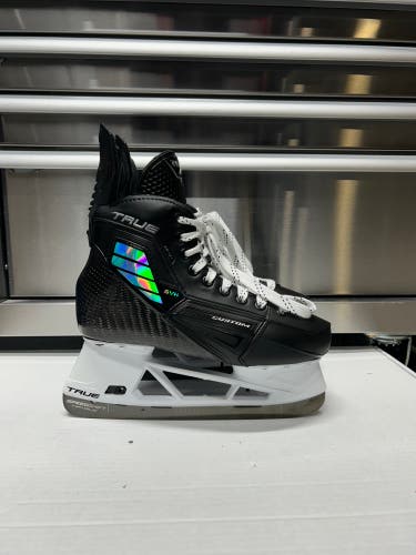 True Custom SVH Pro Skate Size 7 Regular Width (New) Pro Stock NHL
