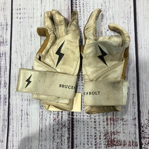 White Medium Bruce Bolt Batting Gloves (Used)
