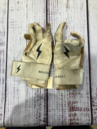 White Medium Bruce Bolt Batting Gloves (Used)