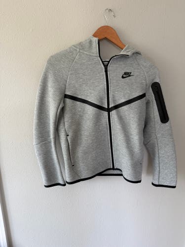Boys Large Nike Tech Sweatshirt (Used)