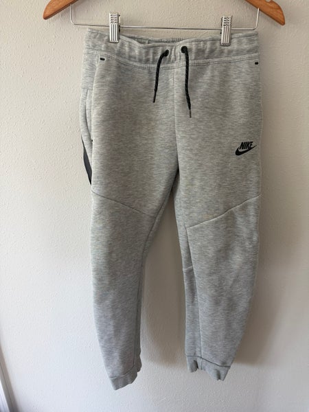 Nike- Gray Large Boys Nike Pants (used)