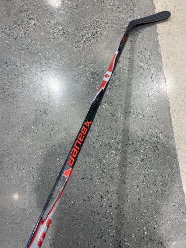 Senior Bauer Vapor Flylite Hockey Stick Right Handed P92 77 Flex (Used)