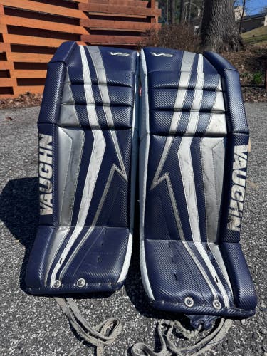 32" Vaughn V9 Goalie Leg Pads (Used)
